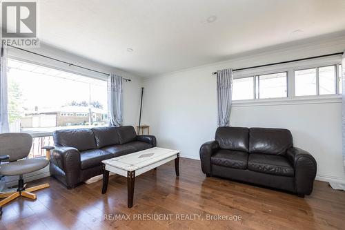 170 Elmhurst Drive, Toronto (Rexdale-Kipling), ON - Indoor Photo Showing Living Room