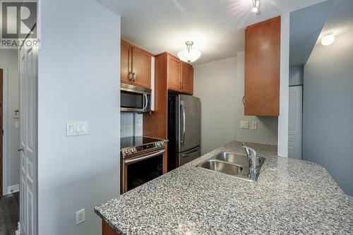 1504 - 100 Hayden Street, Toronto (Church-Yonge Corridor), ON - Indoor Photo Showing Kitchen With Double Sink