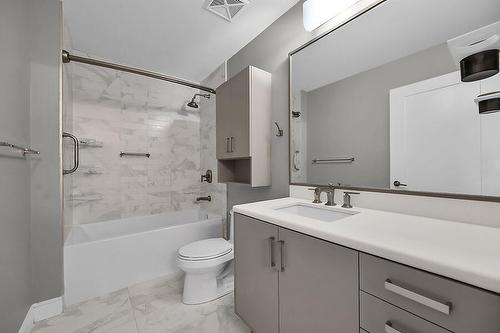 1575 Lakeshore Road W|Unit #304, Mississauga, ON - Indoor Photo Showing Bathroom