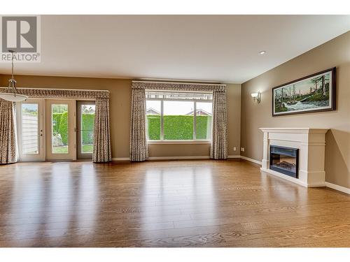 6450 Okanagan Landing Road Unit# 15 Lot# Lot 15, Vernon, BC - Indoor Photo Showing Living Room With Fireplace