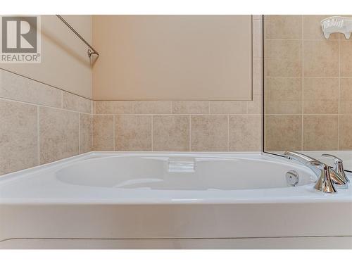 6450 Okanagan Landing Road Unit# 15 Lot# Lot 15, Vernon, BC - Indoor Photo Showing Bathroom