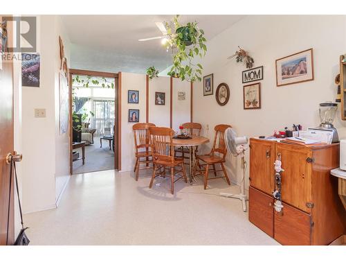 720 / 730 Jones Street, Kelowna, BC - Indoor Photo Showing Dining Room