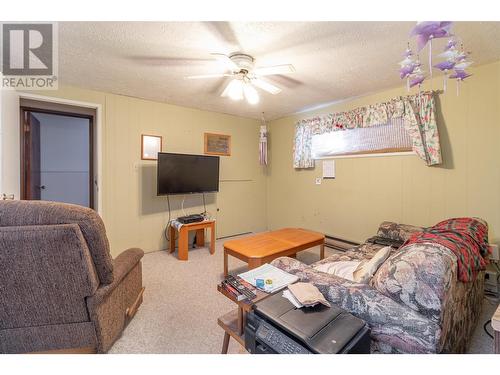 720 / 730 Jones Street, Kelowna, BC - Indoor Photo Showing Bedroom