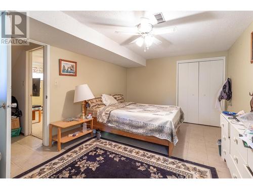 720 / 730 Jones Street, Kelowna, BC - Indoor Photo Showing Bedroom