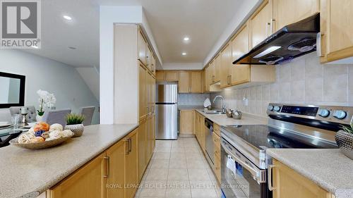 36 - 3950 Erin Centre Boulevard, Mississauga (Churchill Meadows), ON - Indoor Photo Showing Kitchen With Double Sink