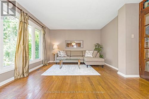 2133 Millway Gate, Mississauga (Erin Mills), ON - Indoor Photo Showing Living Room