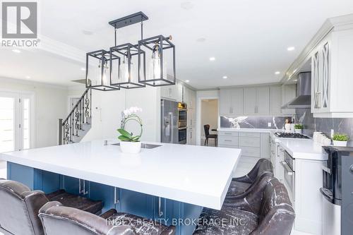 15277 Dixie Road, Caledon, ON - Indoor Photo Showing Kitchen With Upgraded Kitchen