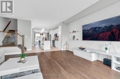 16 - 60 Arkell Road, Guelph (Pine Ridge), ON - Indoor Photo Showing Living Room