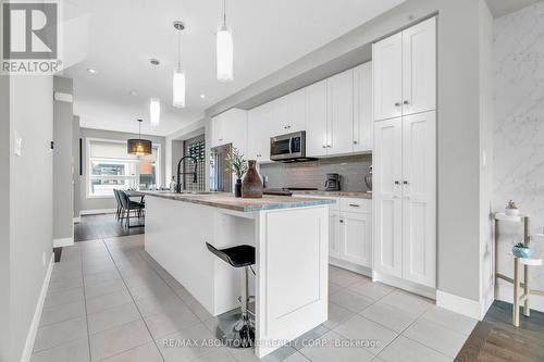 16 - 60 Arkell Road, Guelph (Pine Ridge), ON - Indoor Photo Showing Kitchen With Upgraded Kitchen