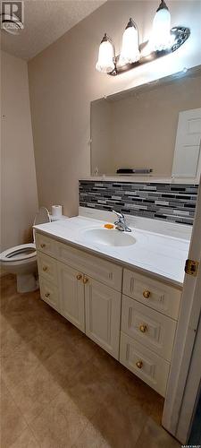 721 3Rd Street Ne, Wadena, SK - Indoor Photo Showing Bathroom