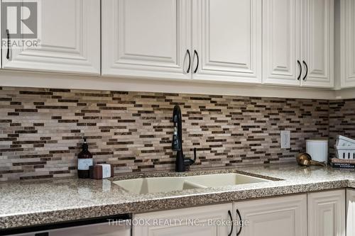 539 Brentwood Avenue, Oshawa (O'Neill), ON - Indoor Photo Showing Kitchen With Double Sink