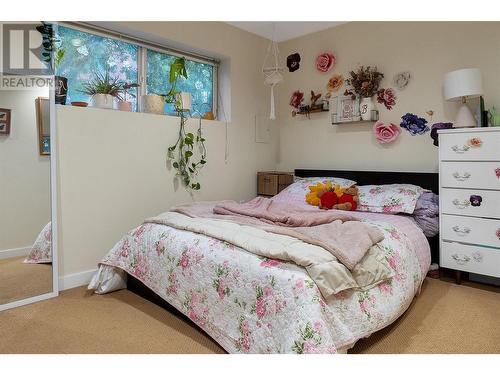 1720 Mountain Avenue, Kelowna, BC - Indoor Photo Showing Bedroom