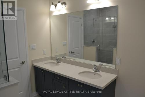 32 Revol Road, Penetanguishene, ON - Indoor Photo Showing Bathroom