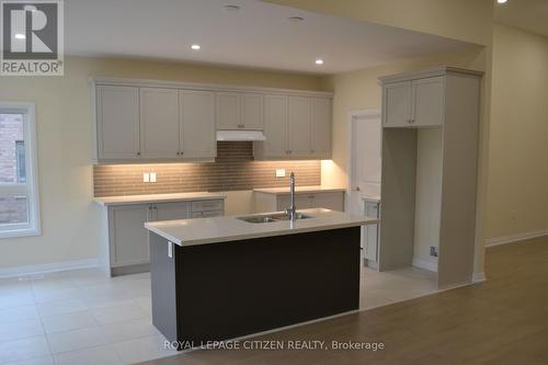 32 Revol Road, Penetanguishene, ON - Indoor Photo Showing Kitchen With Double Sink