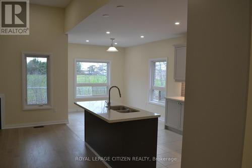 32 Revol Road, Penetanguishene, ON - Indoor Photo Showing Kitchen With Double Sink