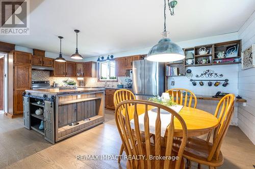 32 Totten Drive, Kawartha Lakes (Fenelon Falls), ON - Indoor Photo Showing Dining Room