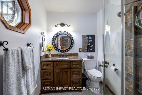 32 Totten Drive, Kawartha Lakes (Fenelon Falls), ON - Indoor Photo Showing Bathroom