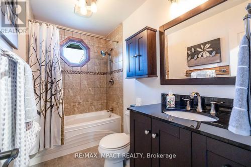 32 Totten Drive, Kawartha Lakes (Fenelon Falls), ON - Indoor Photo Showing Bathroom