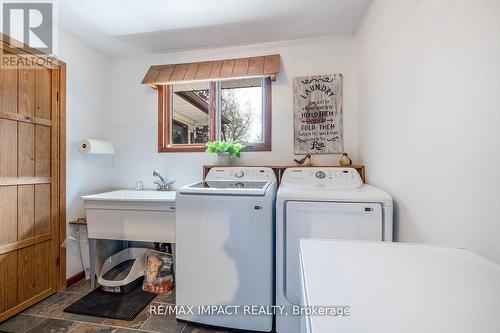 32 Totten Drive, Kawartha Lakes (Fenelon Falls), ON - Indoor Photo Showing Laundry Room