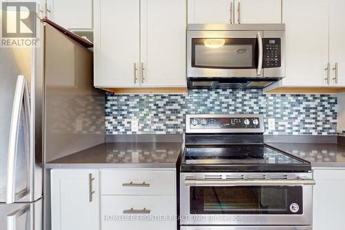 267 Grove Street E, Barrie (Wellington), ON - Indoor Photo Showing Kitchen