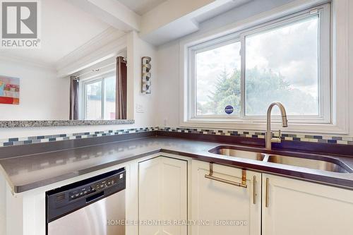 267 Grove Street E, Barrie (Wellington), ON - Indoor Photo Showing Kitchen With Double Sink