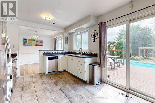 267 Grove Street E, Barrie (Wellington), ON - Indoor Photo Showing Kitchen