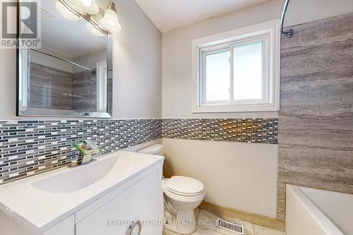 267 Grove Street E, Barrie (Wellington), ON - Indoor Photo Showing Bathroom