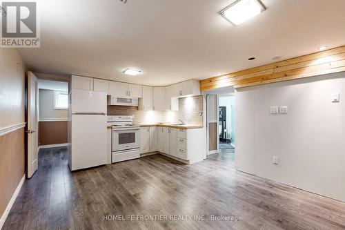 267 Grove Street E, Barrie (Wellington), ON - Indoor Photo Showing Kitchen