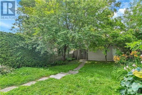 Huge Yard! - 62 Lees Avenue, Ottawa, ON - Outdoor