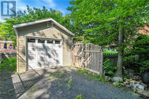 Single Garage with Plenty of Parking! - 62 Lees Avenue, Ottawa, ON - Outdoor