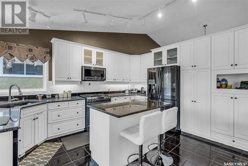 134 Braeshire Lane, Saskatoon, SK - Indoor Photo Showing Kitchen