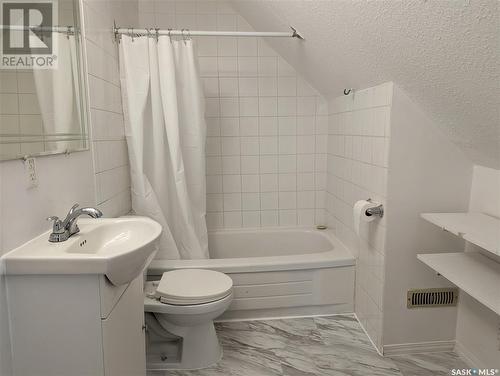 159 11Th Street E, Prince Albert, SK - Indoor Photo Showing Bathroom