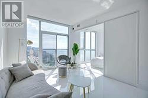 4303 - 75 Queens Wharf Road, Toronto (Waterfront Communities), ON - Indoor