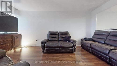 1904 - 1580 Mississauga Valley Boulevard, Mississauga (Mississauga Valleys), ON - Indoor Photo Showing Living Room