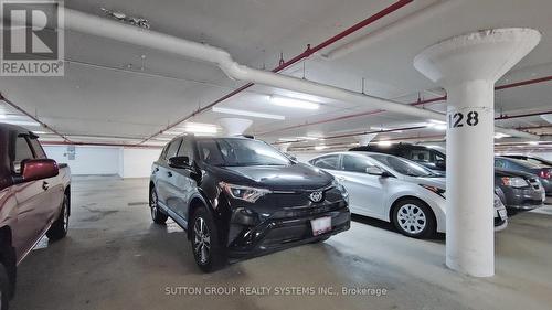 1904 - 1580 Mississauga Valley Boulevard, Mississauga (Mississauga Valleys), ON - Indoor Photo Showing Garage