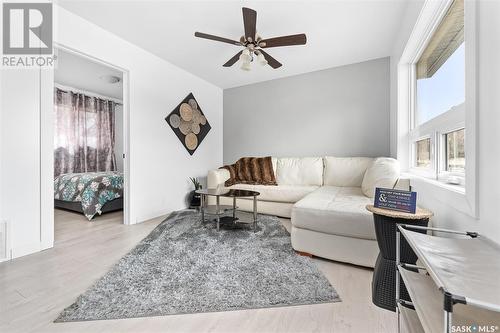 1053 Vaughan Street Sw, Moose Jaw, SK - Indoor Photo Showing Living Room