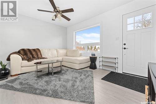 1053 Vaughan Street Sw, Moose Jaw, SK - Indoor Photo Showing Living Room