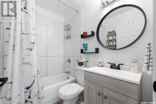 1053 Vaughan Street Sw, Moose Jaw, SK - Indoor Photo Showing Bathroom