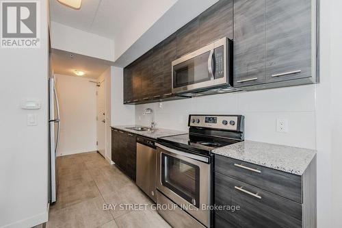 707 - 251 Hemlock Street, Waterloo, ON - Indoor Photo Showing Kitchen With Upgraded Kitchen