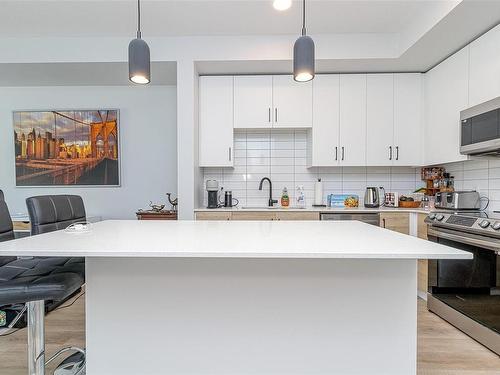 203A-2461 Gateway Rd, Langford, BC - Indoor Photo Showing Kitchen