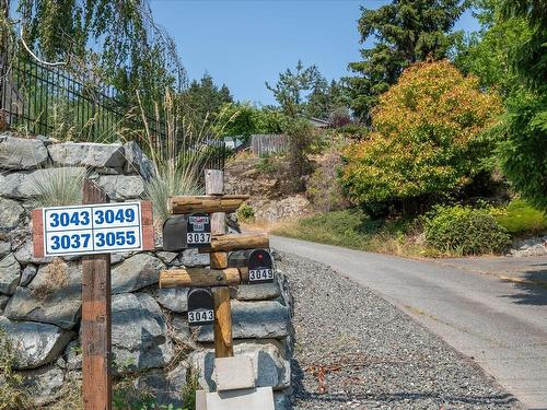 3037 Hammond Bay Rd, Nanaimo, BC 