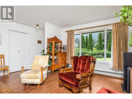 3388 Lockhart Drive, Armstrong, BC - Indoor Photo Showing Living Room