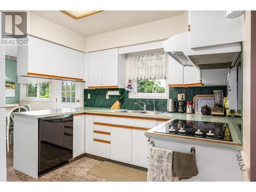 3388 Lockhart Drive, Armstrong, BC - Indoor Photo Showing Kitchen With Double Sink