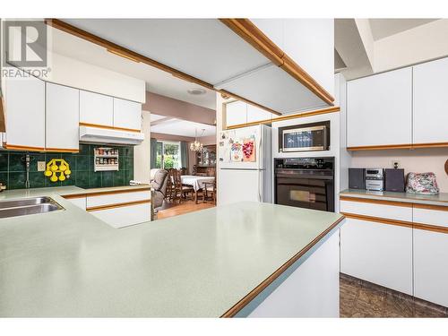 3388 Lockhart Drive, Armstrong, BC - Indoor Photo Showing Kitchen With Double Sink