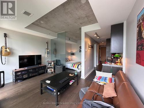 716 - 629 King Street W, Toronto (Waterfront Communities), ON - Indoor Photo Showing Living Room