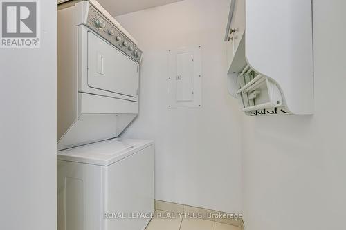 608 - 2490 Old Bronte Road, Oakville (Palermo West), ON - Indoor Photo Showing Laundry Room