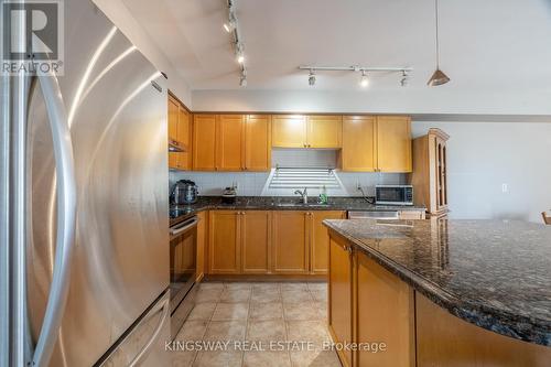 2018 - 25 Kingsbridge Garden Circle, Mississauga (Hurontario), ON - Indoor Photo Showing Kitchen