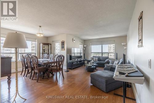 2018 - 25 Kingsbridge Garden Circle, Mississauga (Hurontario), ON - Indoor