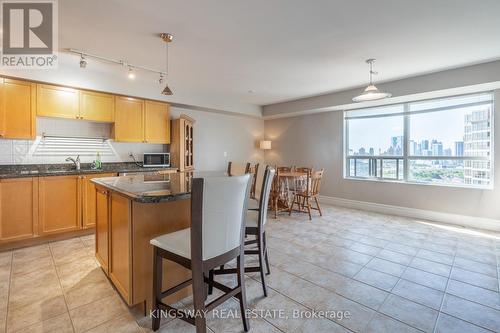 2018 - 25 Kingsbridge Garden Circle, Mississauga (Hurontario), ON - Indoor Photo Showing Kitchen