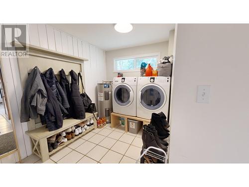 6263 Mulligan Drive, 100 Mile House, BC - Indoor Photo Showing Laundry Room